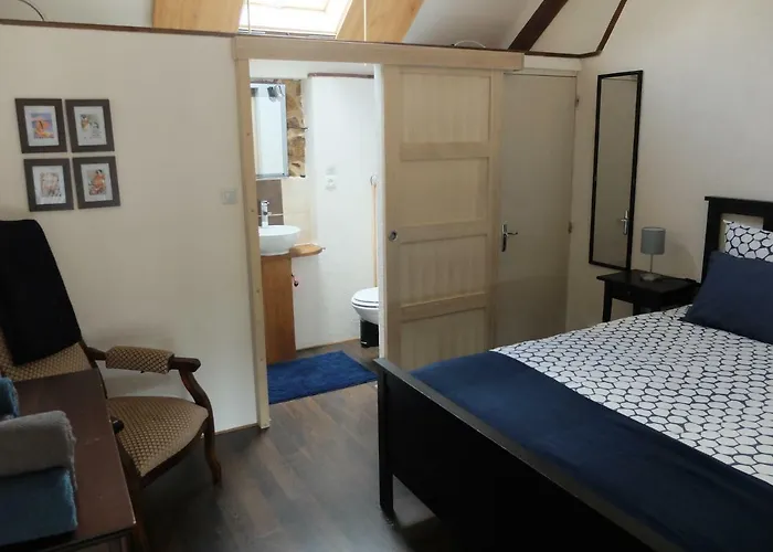 לינה וארוחת בוקר Le Bon Coeur